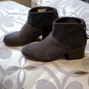 Toms Lacy suede wool belt booties back zipper size 9